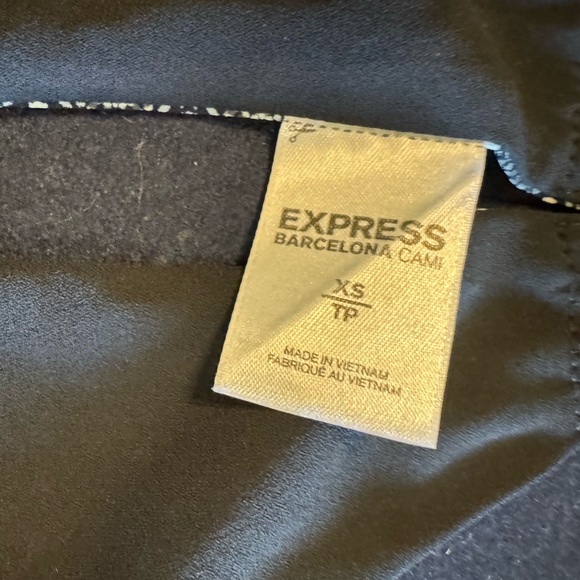 Express Black and White Geometric Print Top Sz XS - Picture 5 of 6